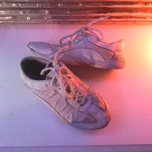 Nfinity evolution cheerleading sneakers